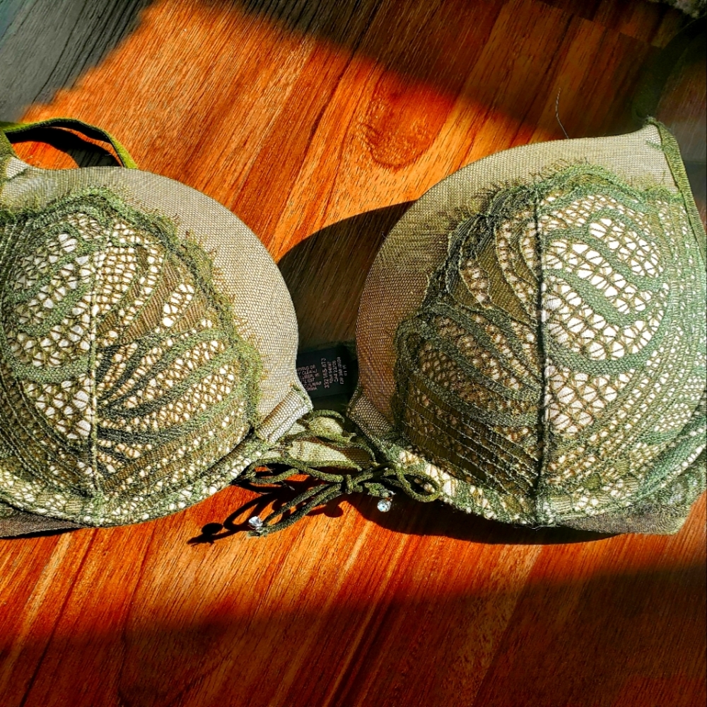 Victoria's Secret push-up bra